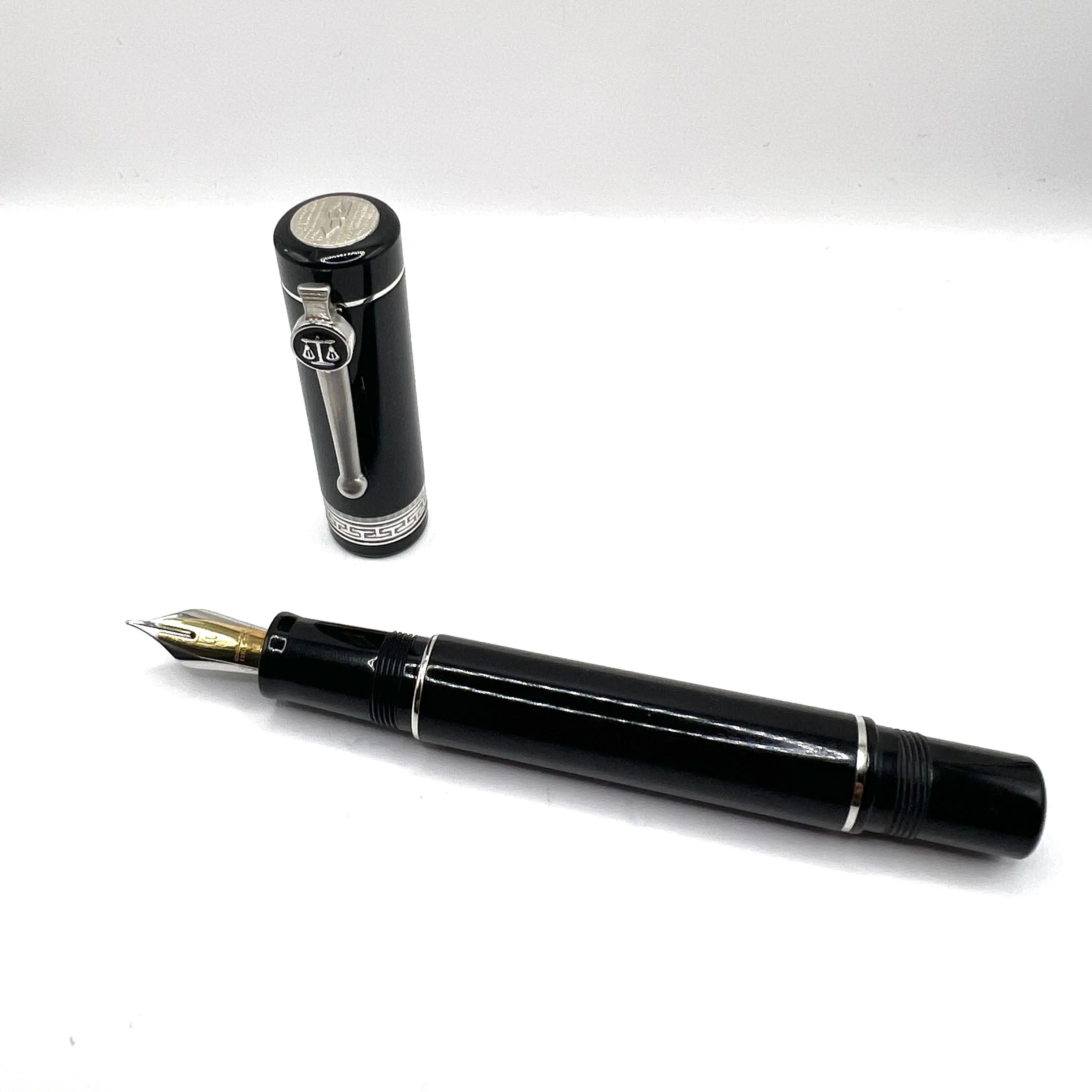 Delta Lex (Law) Black Resin Fountain Pen (2012)