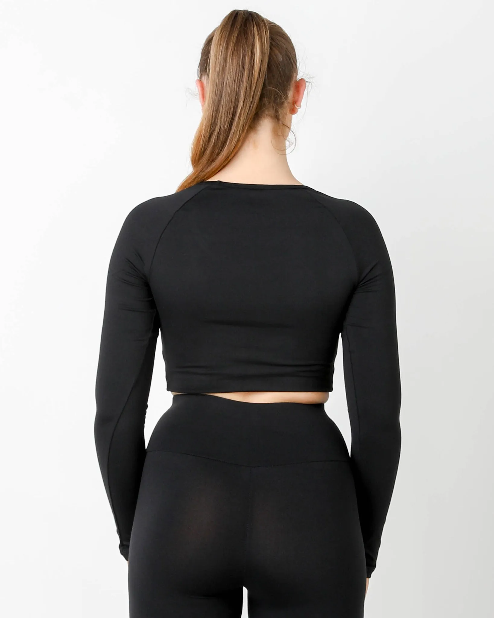 GT LONG SLEEVE CROP TOP