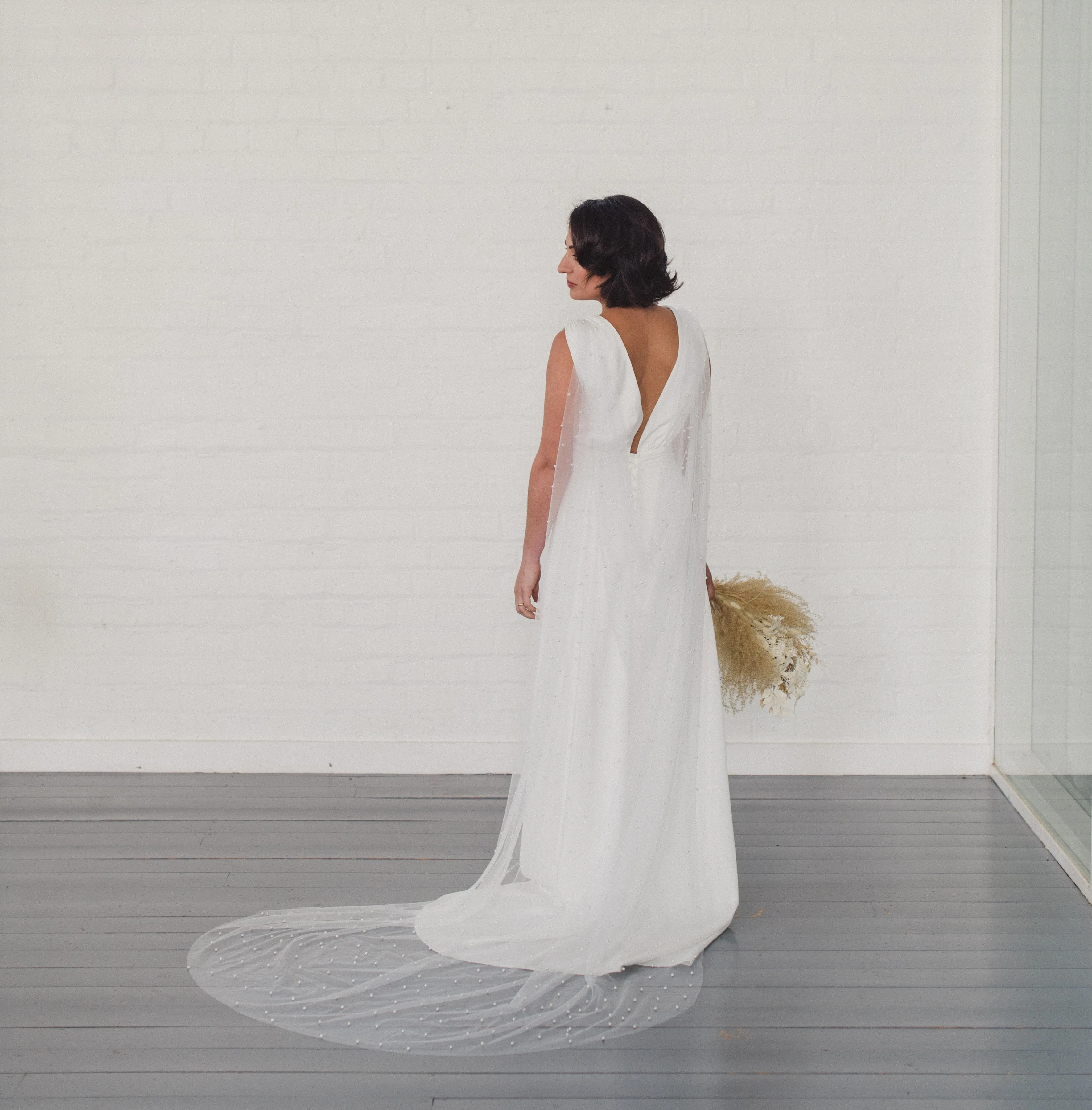 HARPER | Draped cape or veil with pearls