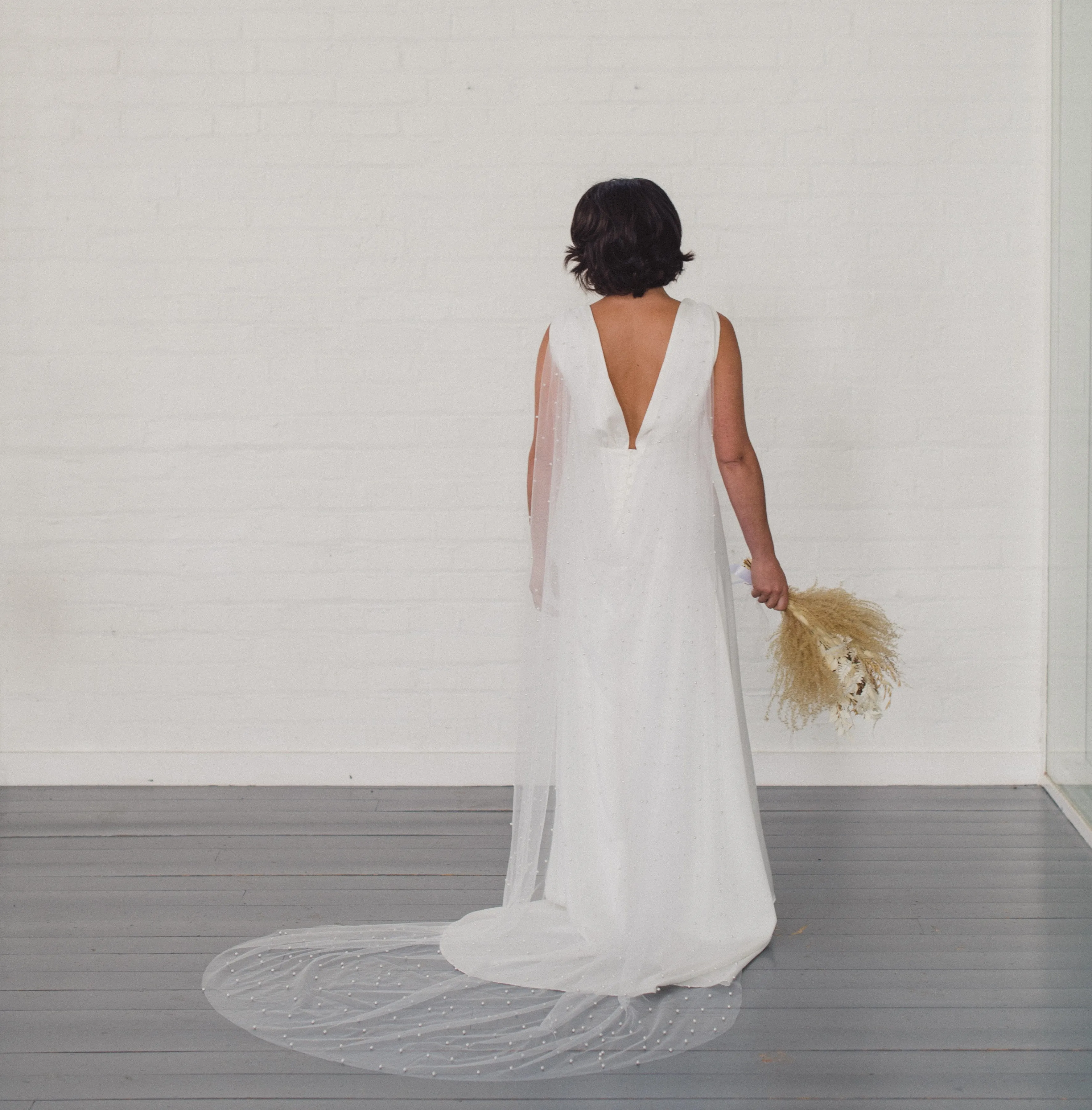 HARPER | Draped cape or veil with pearls