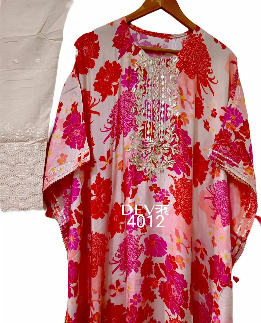 Lilac kaftan