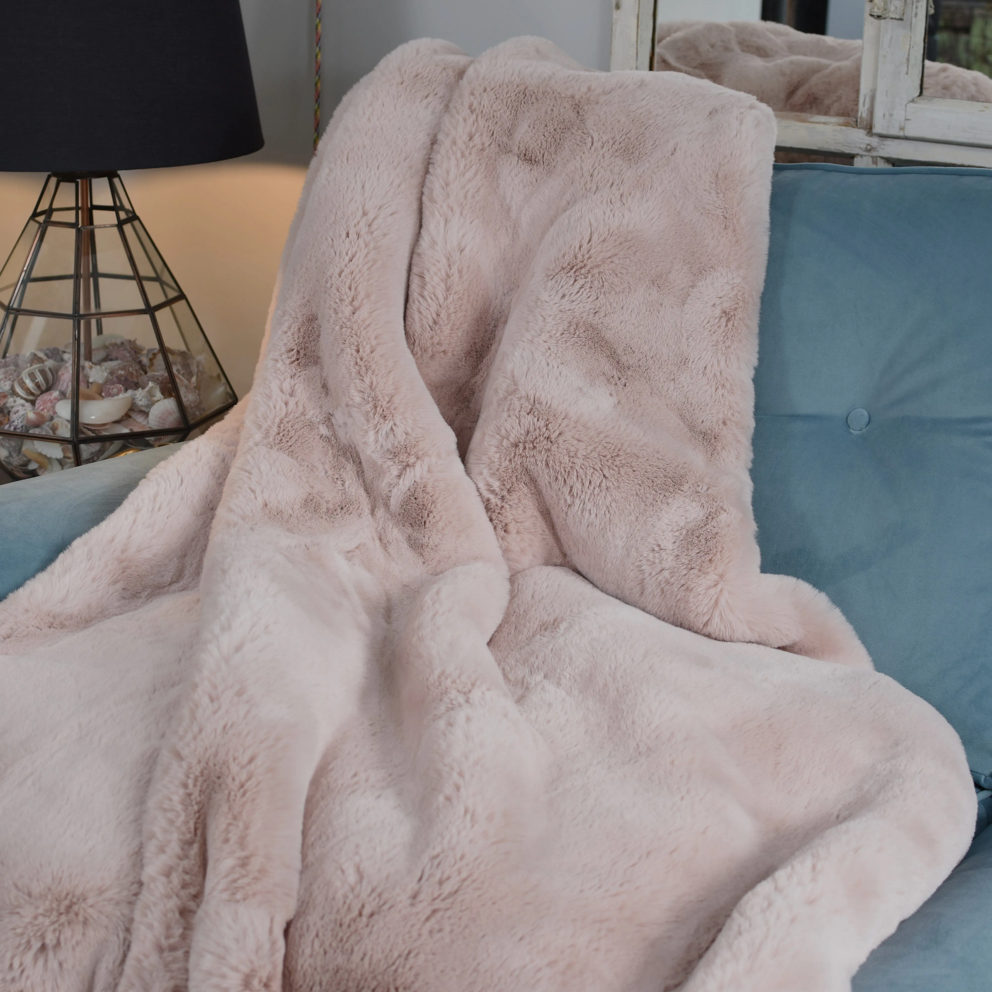 Luxury Fur Throw - Dusky Pink