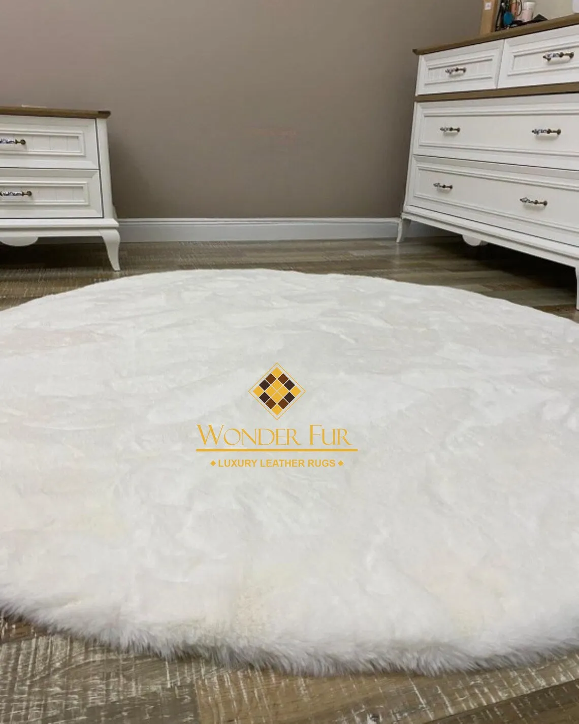 Luxury Handmade Extra Soft White And Gold Faux Fur Round Bedroom Rug