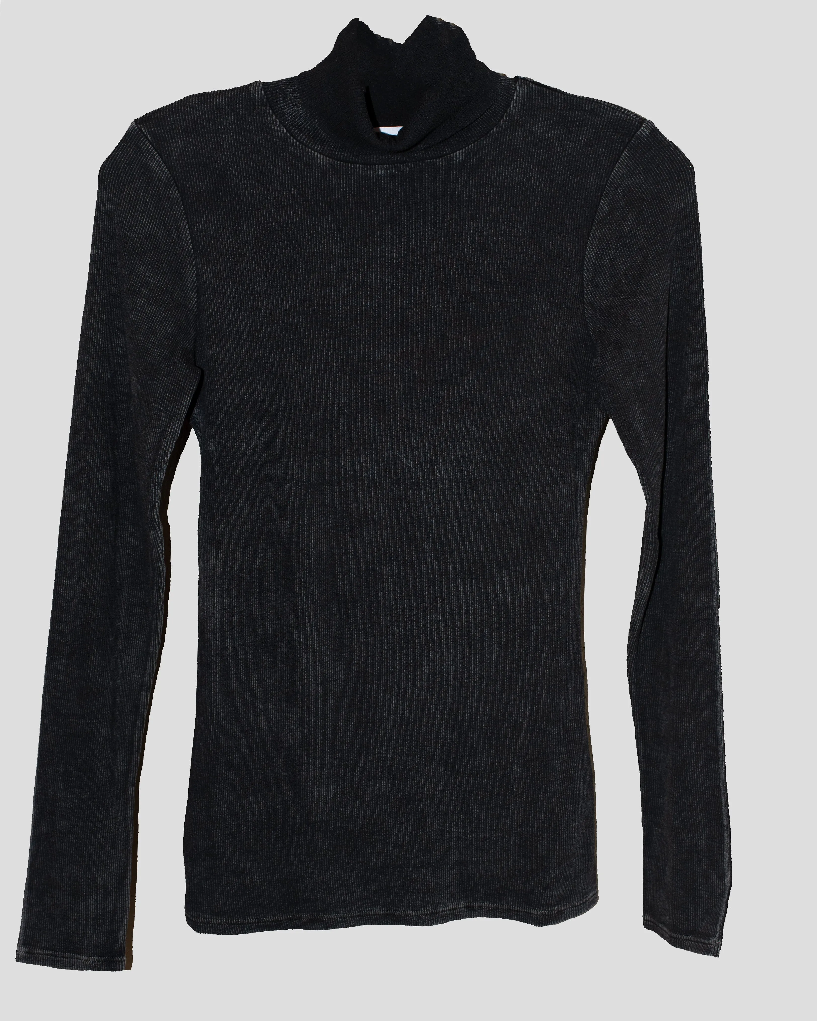 MINERAL WASH RIBBED TURTLENECK