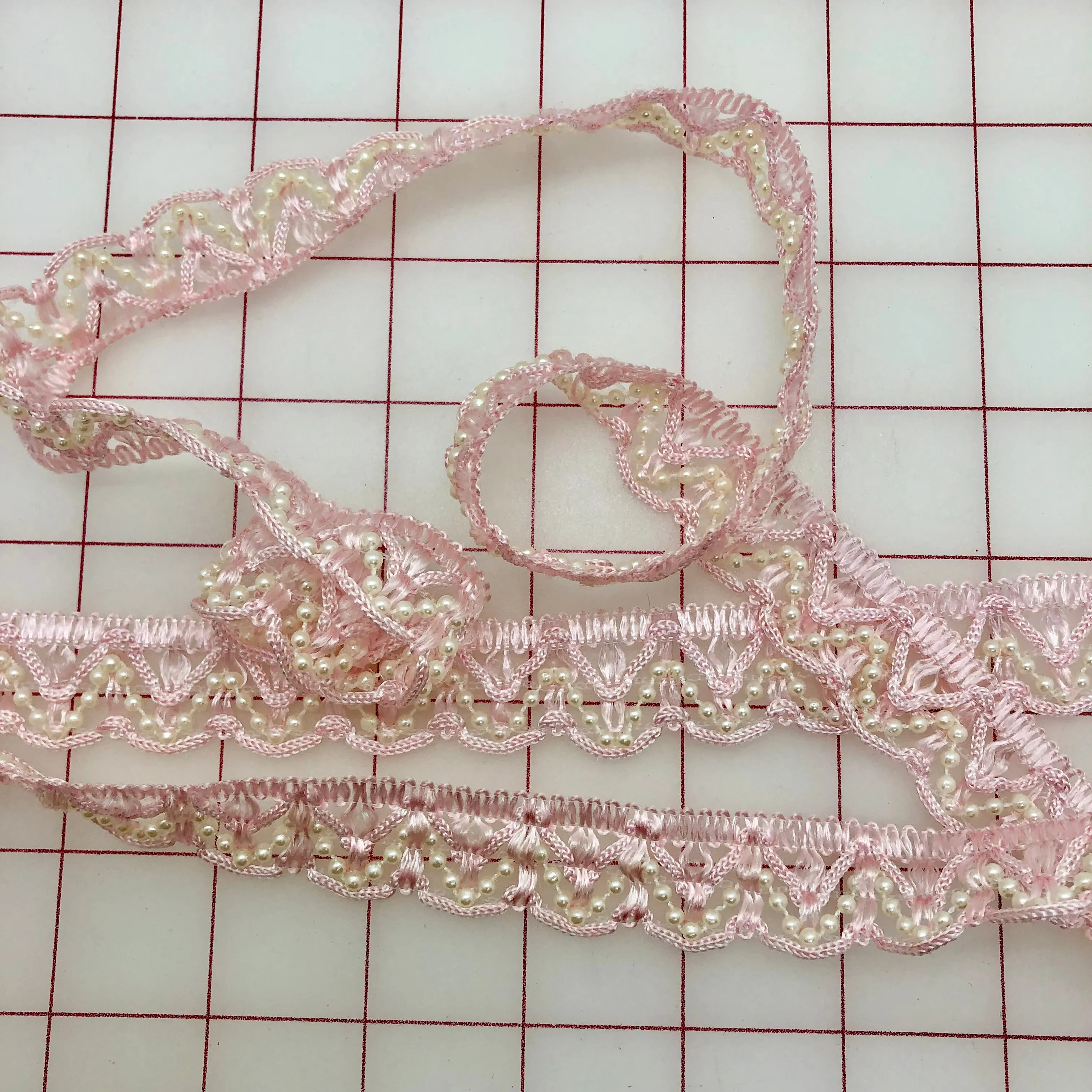 Non-Metallic Trim - 7/8-inch Scalloped Trim with Pearls Pink