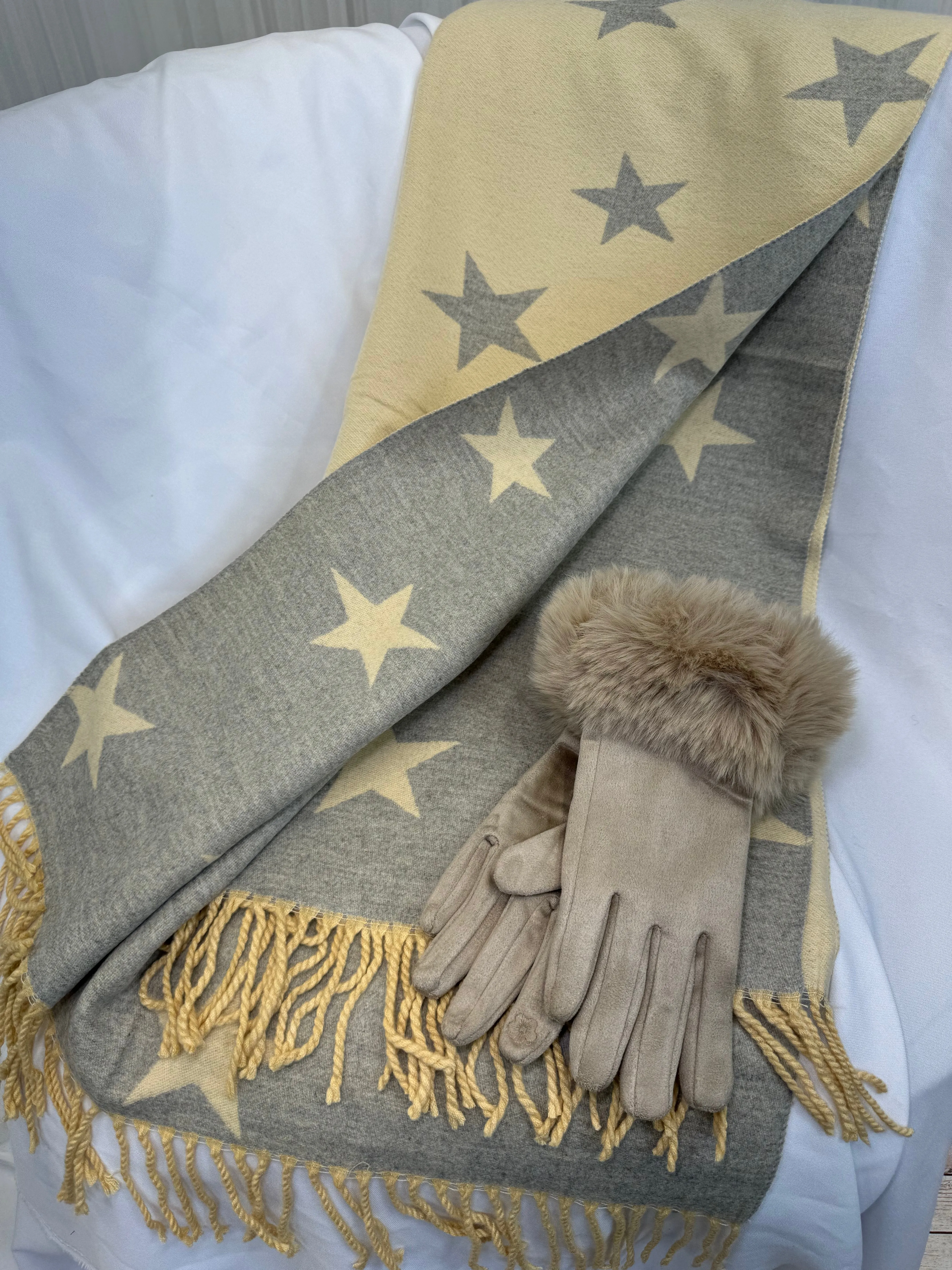 STARBOX SET IN BEIGE WITH GREY STARS