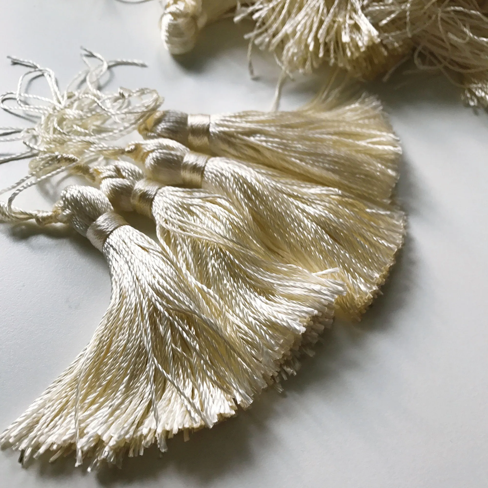 White High Quality Decorative Tassel