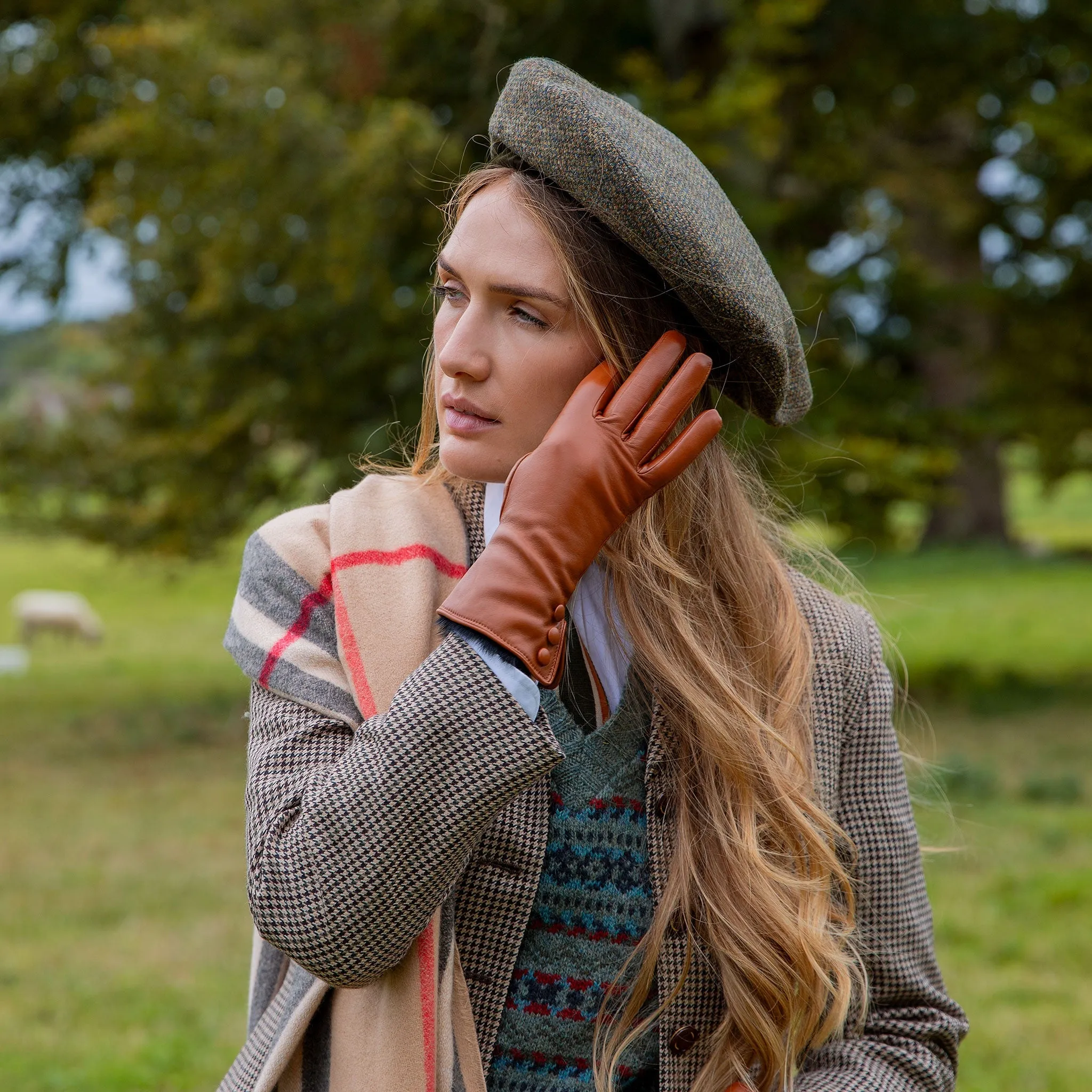 Women's Wool-Lined Leather Gloves with Fur Cuffs